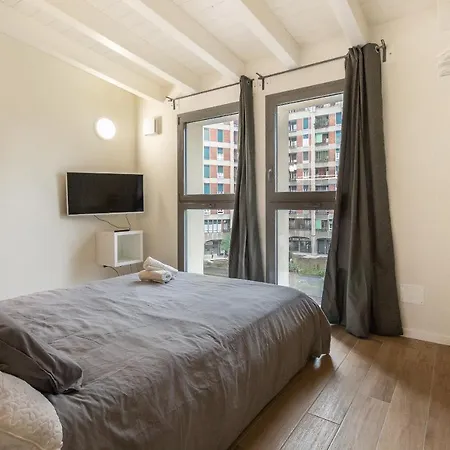 Alessia's Building- Affori Fn Apartment *
