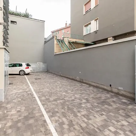 Alessia's Building- Affori Fn * Milan